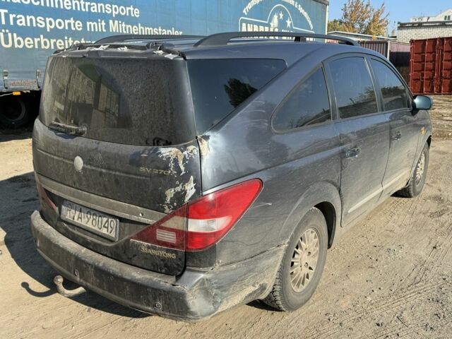 Синій Cанг Йонг Rodius, об'ємом двигуна 0 л та пробігом 300 тис. км за 1550 $, фото 2 на Automoto.ua