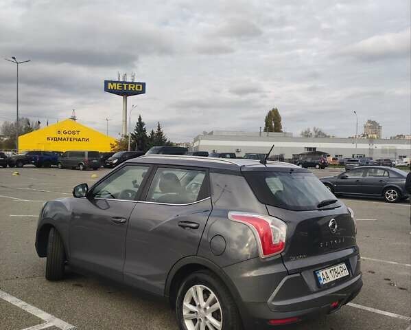 Серый Cанг Йонг Тиволи, объемом двигателя 1.6 л и пробегом 165 тыс. км за 9700 $, фото 4 на Automoto.ua