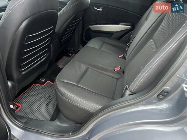 Серый Cанг Йонг Тиволи, объемом двигателя 1.6 л и пробегом 165 тыс. км за 9700 $, фото 25 на Automoto.ua