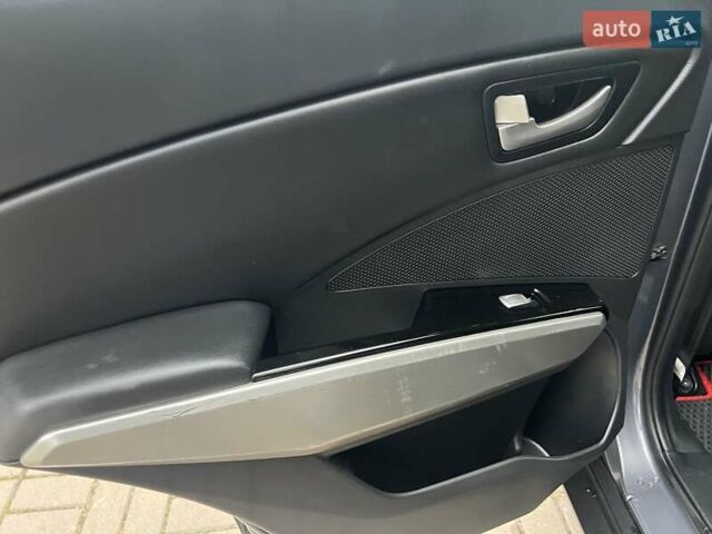 Серый Cанг Йонг Тиволи, объемом двигателя 1.6 л и пробегом 165 тыс. км за 9700 $, фото 26 на Automoto.ua