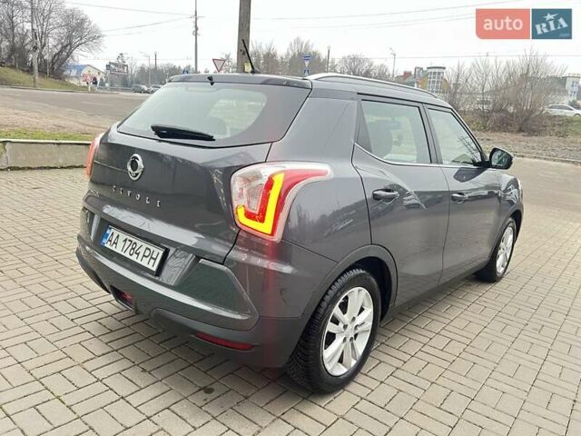 Серый Cанг Йонг Тиволи, объемом двигателя 1.6 л и пробегом 165 тыс. км за 9700 $, фото 4 на Automoto.ua