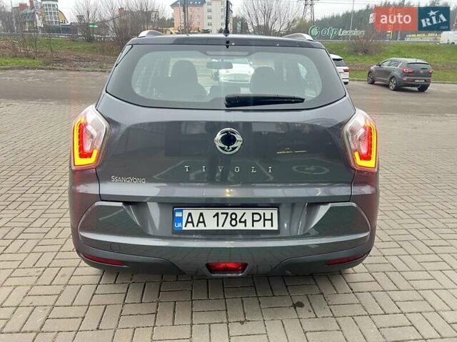 Серый Cанг Йонг Тиволи, объемом двигателя 1.6 л и пробегом 165 тыс. км за 9700 $, фото 5 на Automoto.ua