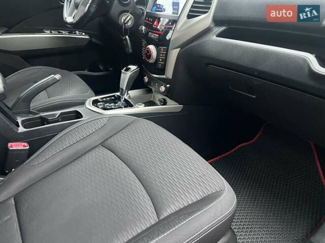 Серый Cанг Йонг Тиволи, объемом двигателя 1.6 л и пробегом 165 тыс. км за 9700 $, фото 20 на Automoto.ua