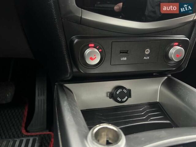 Серый Cанг Йонг Тиволи, объемом двигателя 1.6 л и пробегом 165 тыс. км за 9700 $, фото 14 на Automoto.ua