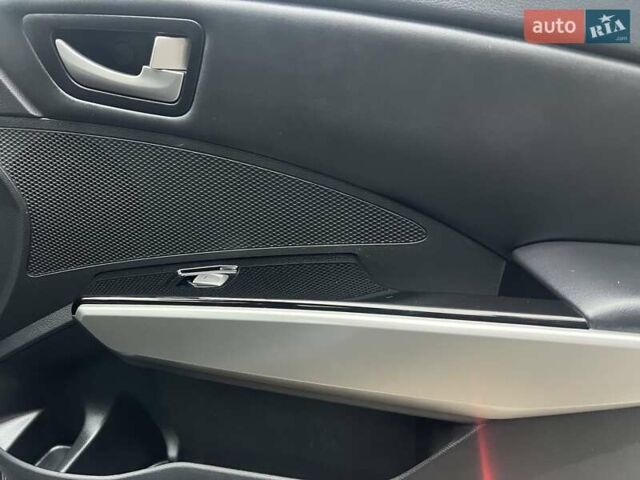 Серый Cанг Йонг Тиволи, объемом двигателя 1.6 л и пробегом 165 тыс. км за 9700 $, фото 21 на Automoto.ua