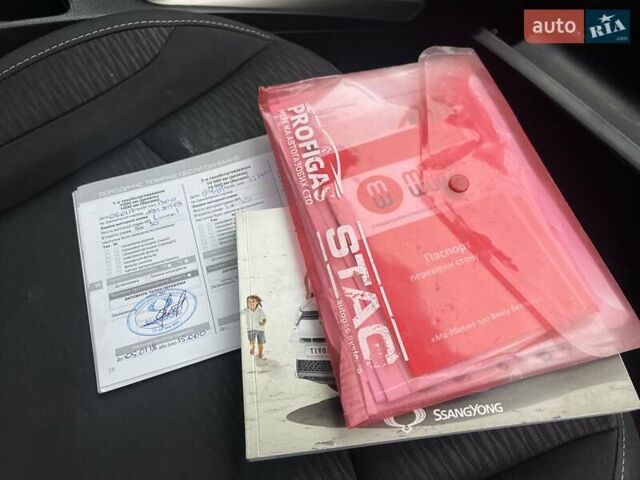 Серый Cанг Йонг Тиволи, объемом двигателя 1.6 л и пробегом 165 тыс. км за 9700 $, фото 40 на Automoto.ua
