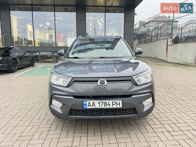 Серый Cанг Йонг Тиволи, объемом двигателя 1.6 л и пробегом 165 тыс. км за 9700 $, фото 1 на Automoto.ua