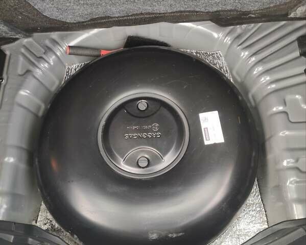 Серый Cанг Йонг Тиволи, объемом двигателя 1.6 л и пробегом 165 тыс. км за 9700 $, фото 18 на Automoto.ua