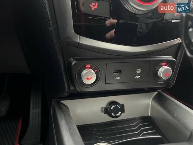 Серый Cанг Йонг Тиволи, объемом двигателя 1.6 л и пробегом 165 тыс. км за 9700 $, фото 15 на Automoto.ua