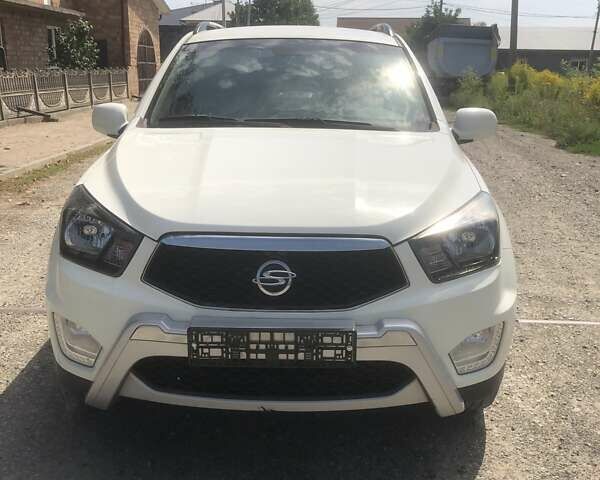 Білий Cанг Йонг Korando Sports, об'ємом двигуна 2 л та пробігом 194 тис. км за 15077 $, фото 20 на Automoto.ua