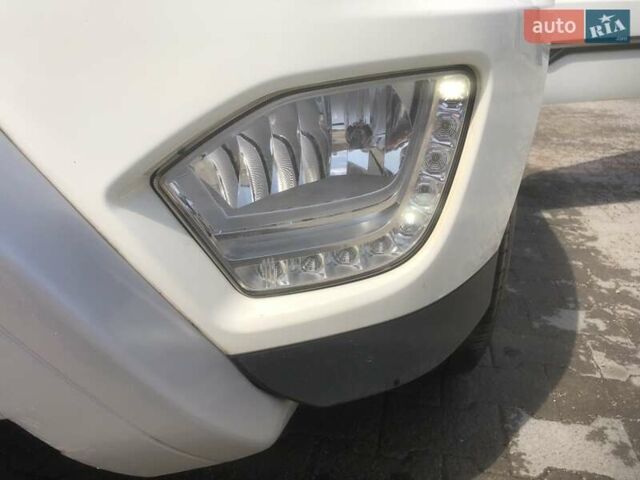 Білий Cанг Йонг Korando Sports, об'ємом двигуна 2 л та пробігом 194 тис. км за 15077 $, фото 17 на Automoto.ua