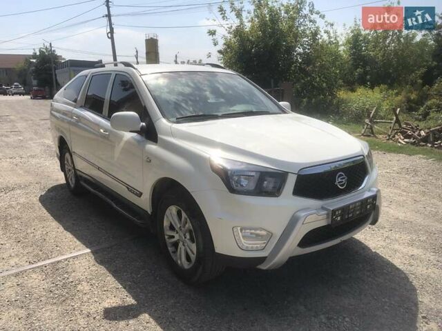 Білий Cанг Йонг Korando Sports, об'ємом двигуна 2 л та пробігом 194 тис. км за 15077 $, фото 2 на Automoto.ua