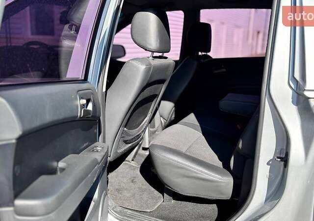 Серый Cанг Йонг Korando Sports, объемом двигателя 2 л и пробегом 126 тыс. км за 12500 $, фото 17 на Automoto.ua