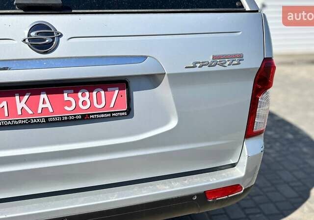 Серый Cанг Йонг Korando Sports, объемом двигателя 2 л и пробегом 126 тыс. км за 12500 $, фото 7 на Automoto.ua