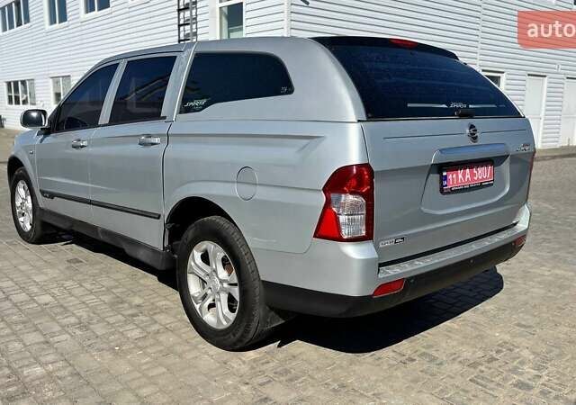 Серый Cанг Йонг Korando Sports, объемом двигателя 2 л и пробегом 126 тыс. км за 12500 $, фото 5 на Automoto.ua