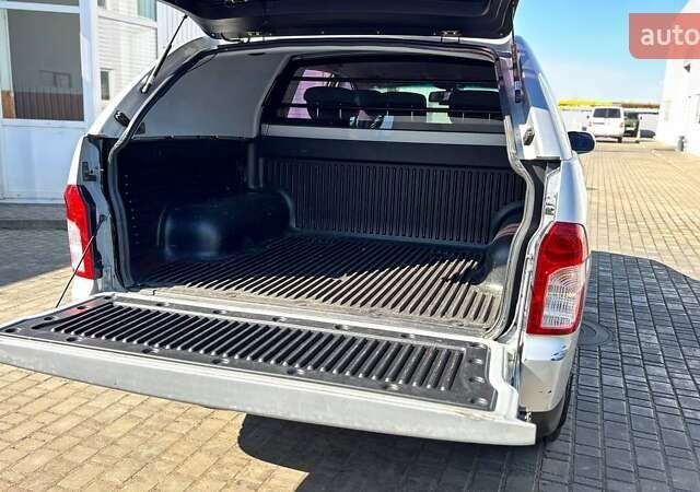 Серый Cанг Йонг Korando Sports, объемом двигателя 2 л и пробегом 126 тыс. км за 12500 $, фото 11 на Automoto.ua