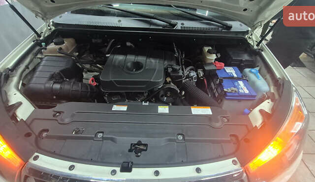 Белый Cанг Йонг Korando Turismo, объемом двигателя 2 л и пробегом 262 тыс. км за 14990 $, фото 10 на Automoto.ua