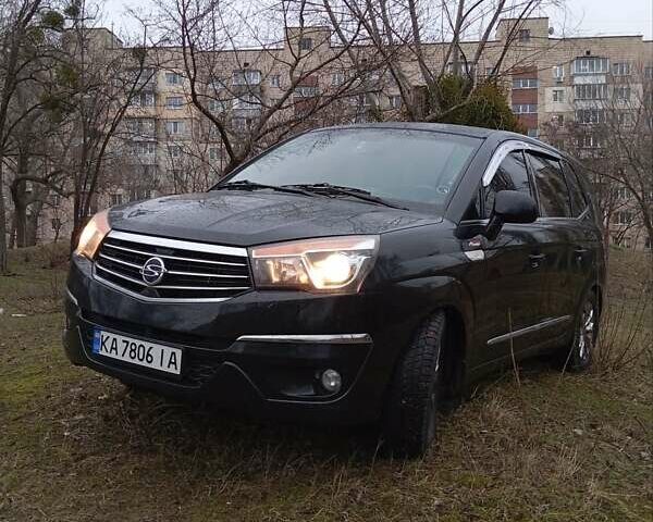 Черный Cанг Йонг Korando Turismo, объемом двигателя 0 л и пробегом 75 тыс. км за 16200 $, фото 15 на Automoto.ua