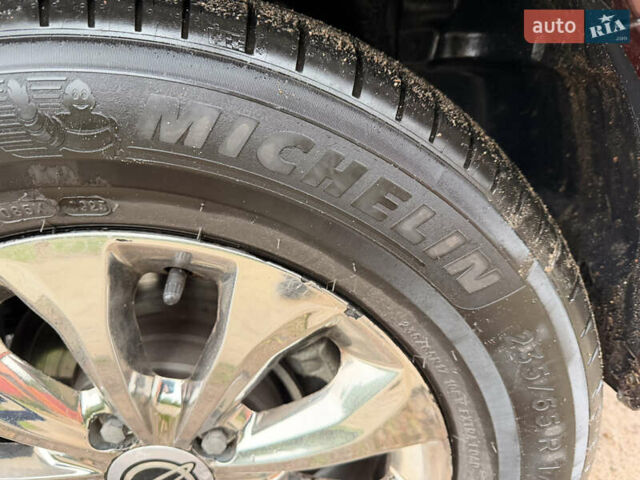 Красный Cанг Йонг Korando Turismo, объемом двигателя 2.2 л и пробегом 114 тыс. км за 13500 $, фото 19 на Automoto.ua