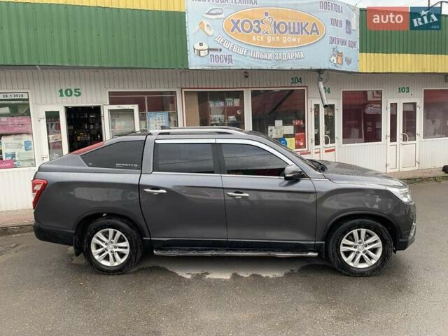 Серый Cанг Йонг Rexton Sports, объемом двигателя 2.16 л и пробегом 120 тыс. км за 18300 $, фото 3 на Automoto.ua