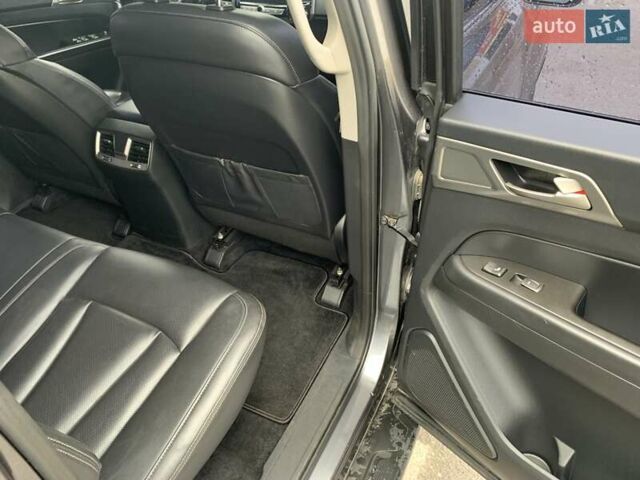 Серый Cанг Йонг Rexton Sports, объемом двигателя 2.16 л и пробегом 120 тыс. км за 18300 $, фото 10 на Automoto.ua