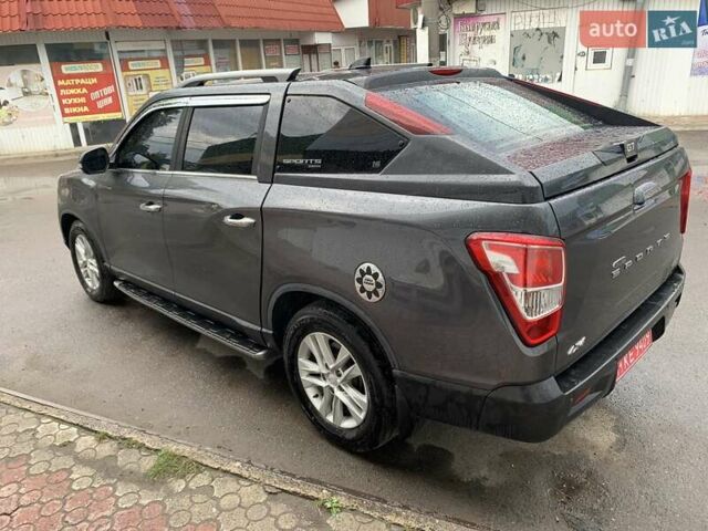 Серый Cанг Йонг Rexton Sports, объемом двигателя 2.16 л и пробегом 120 тыс. км за 18300 $, фото 6 на Automoto.ua