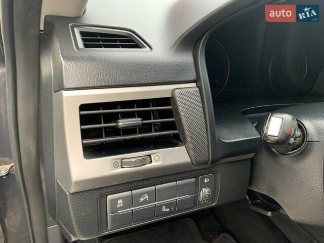 Серый Cанг Йонг Rexton Sports, объемом двигателя 2.16 л и пробегом 120 тыс. км за 18300 $, фото 15 на Automoto.ua