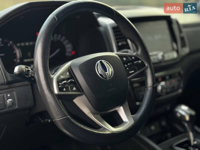 Серый Cанг Йонг Rexton Sports, объемом двигателя 2.16 л и пробегом 56 тыс. км за 21500 $, фото 45 на Automoto.ua