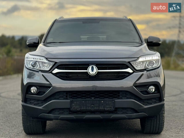 Серый Cанг Йонг Rexton Sports, объемом двигателя 2.16 л и пробегом 56 тыс. км за 21500 $, фото 2 на Automoto.ua