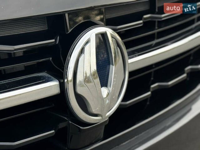 Серый Cанг Йонг Rexton Sports, объемом двигателя 2.16 л и пробегом 56 тыс. км за 21500 $, фото 7 на Automoto.ua