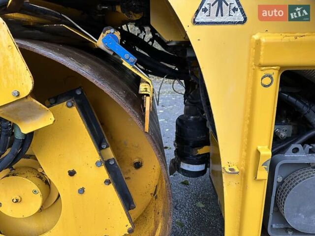 Ставострой VH-950 2000 у Хусте на Automoto.ua Жовтий Ставострой VH-950, об'ємом двигуна 0 л та пробігом 0 тис. км за 16300 $, фото 5 на Automoto.ua