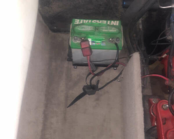 Красный Стингрей LX, объемом двигателя 3 л и пробегом 111 тыс. км за 25000 $, фото 15 на Automoto.ua