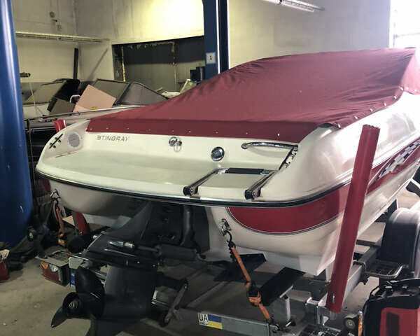 Красный Стингрей LX, объемом двигателя 3 л и пробегом 111 тыс. км за 25000 $, фото 1 на Automoto.ua