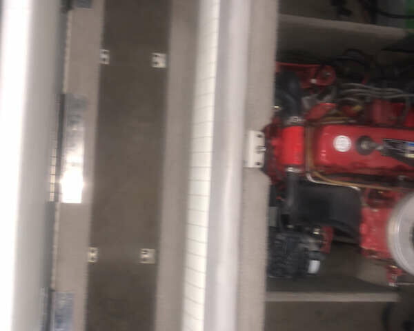 Красный Стингрей LX, объемом двигателя 3 л и пробегом 111 тыс. км за 25000 $, фото 16 на Automoto.ua