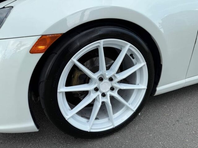 Белый Субару БРЗ, объемом двигателя 2 л и пробегом 112 тыс. км за 13500 $, фото 7 на Automoto.ua