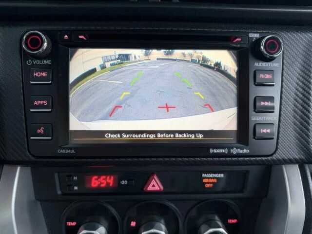 Белый Субару БРЗ, объемом двигателя 2 л и пробегом 79 тыс. км за 4000 $, фото 7 на Automoto.ua