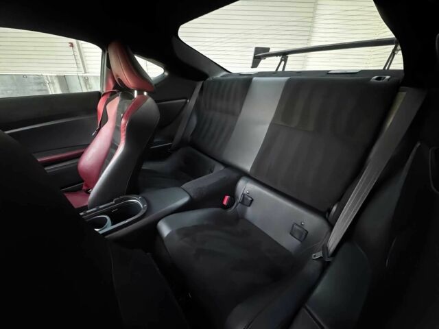 Белый Субару БРЗ, объемом двигателя 2 л и пробегом 36 тыс. км за 8000 $, фото 14 на Automoto.ua