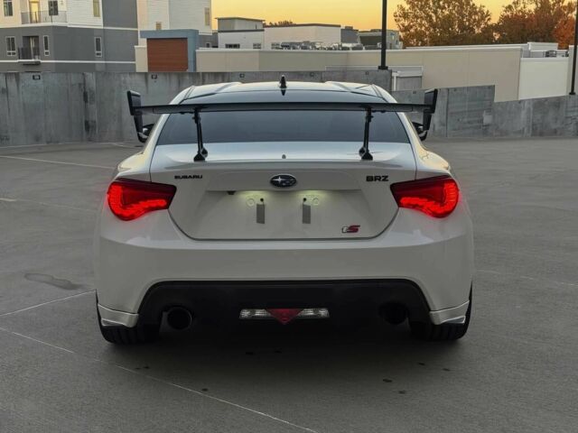 Белый Субару БРЗ, объемом двигателя 2 л и пробегом 36 тыс. км за 8000 $, фото 5 на Automoto.ua