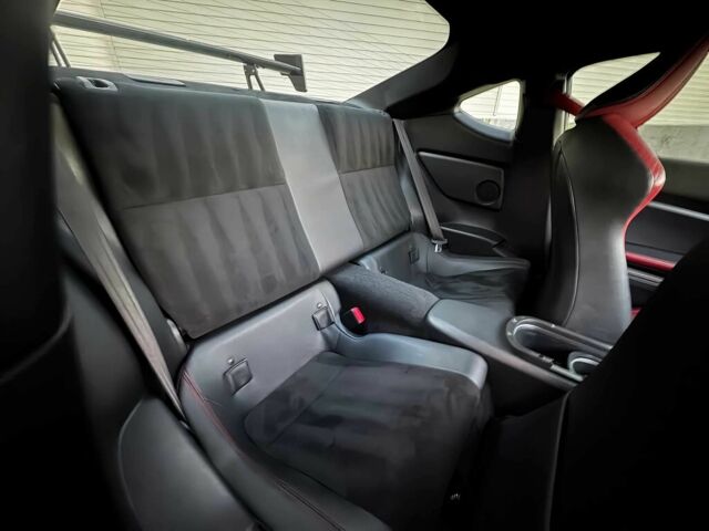 Белый Субару БРЗ, объемом двигателя 2 л и пробегом 36 тыс. км за 8000 $, фото 13 на Automoto.ua