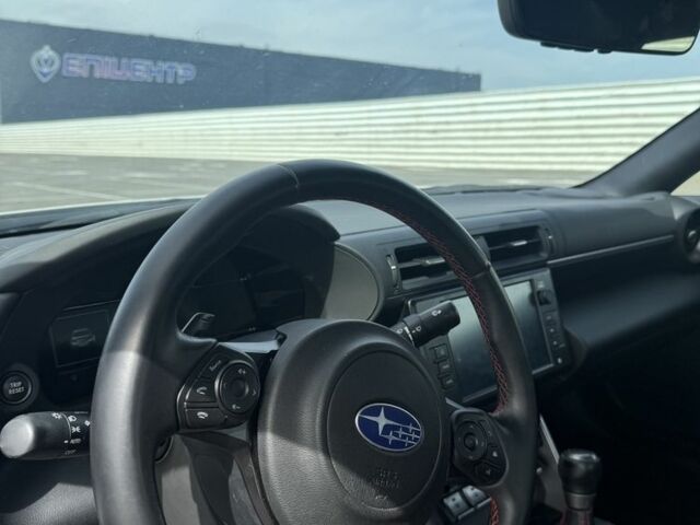 Белый Субару БРЗ, объемом двигателя 2.4 л и пробегом 45 тыс. км за 24500 $, фото 6 на Automoto.ua