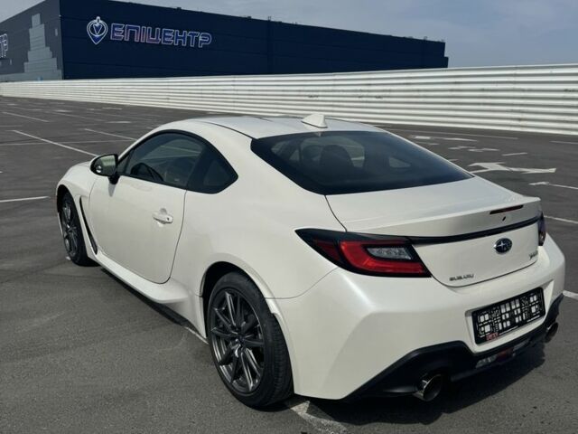 Белый Субару БРЗ, объемом двигателя 2.4 л и пробегом 45 тыс. км за 24500 $, фото 3 на Automoto.ua