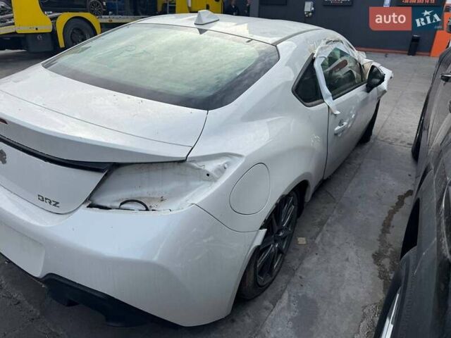 Белый Субару БРЗ, объемом двигателя 2.4 л и пробегом 45 тыс. км за 9300 $, фото 3 на Automoto.ua