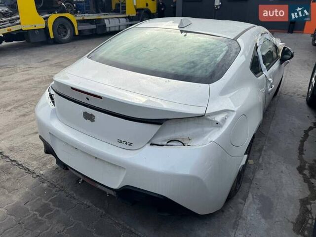 Белый Субару БРЗ, объемом двигателя 2.4 л и пробегом 45 тыс. км за 9300 $, фото 2 на Automoto.ua