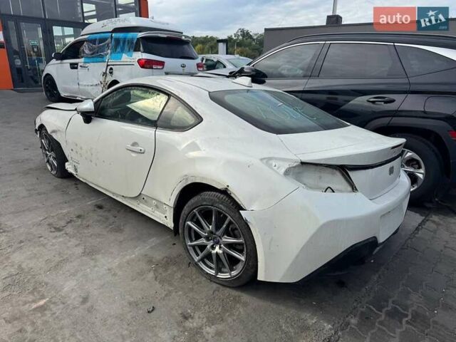 Белый Субару БРЗ, объемом двигателя 2.4 л и пробегом 45 тыс. км за 9300 $, фото 1 на Automoto.ua