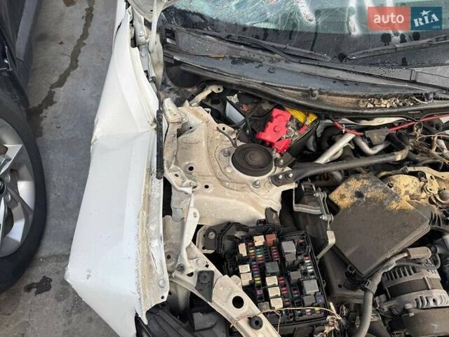 Белый Субару БРЗ, объемом двигателя 2.4 л и пробегом 45 тыс. км за 9300 $, фото 6 на Automoto.ua