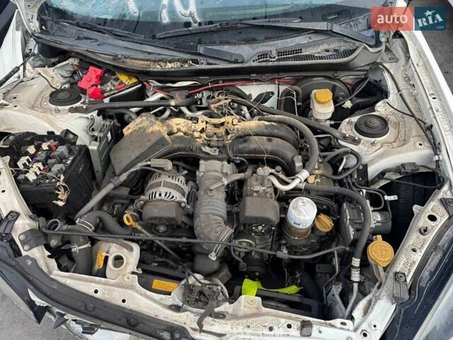 Белый Субару БРЗ, объемом двигателя 2.4 л и пробегом 45 тыс. км за 9300 $, фото 5 на Automoto.ua