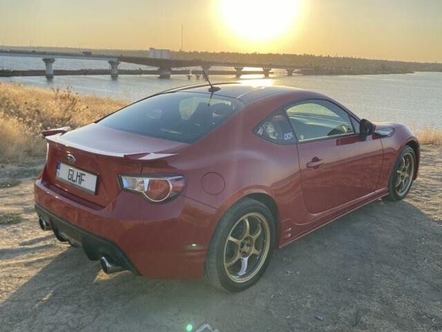 Красный Субару БРЗ, объемом двигателя 2 л и пробегом 172 тыс. км за 11900 $, фото 4 на Automoto.ua