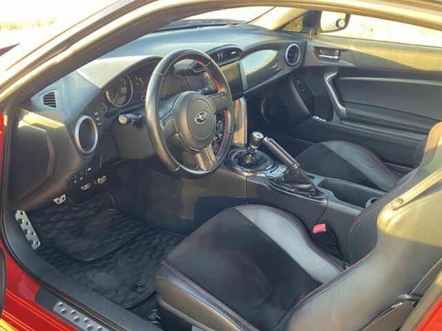 Красный Субару БРЗ, объемом двигателя 2 л и пробегом 172 тыс. км за 11900 $, фото 7 на Automoto.ua