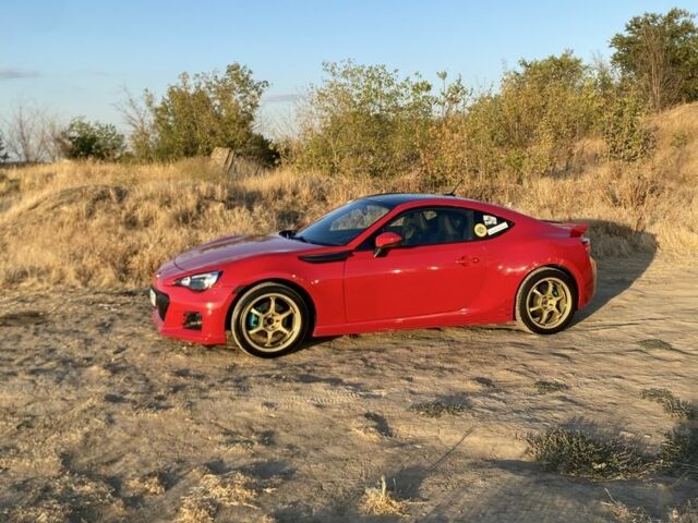 Красный Субару БРЗ, объемом двигателя 2 л и пробегом 172 тыс. км за 11900 $, фото 1 на Automoto.ua