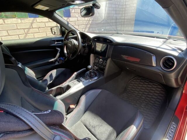 Красный Субару БРЗ, объемом двигателя 2 л и пробегом 172 тыс. км за 12700 $, фото 7 на Automoto.ua